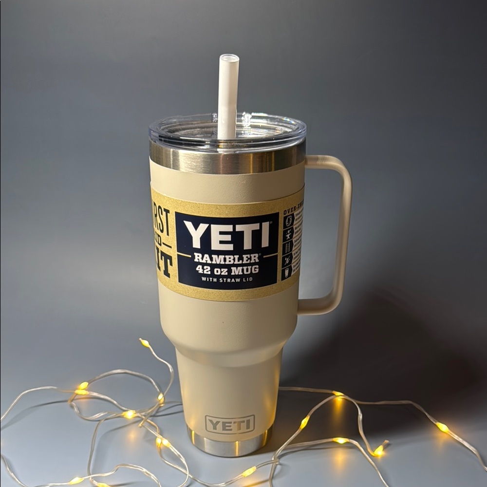 YETI Rambler 42 oz Mug with Straw Lid - Taupe / Gray NWT